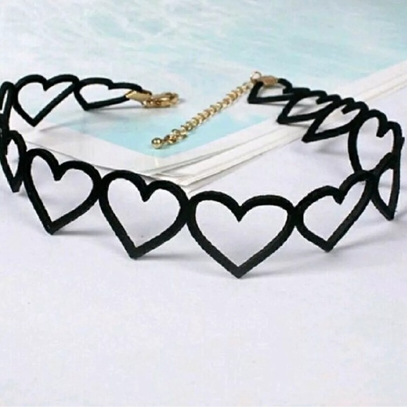 🍨BOGO 50% OFF🍨 Heart Choker Necklace - Picture 2 of 2